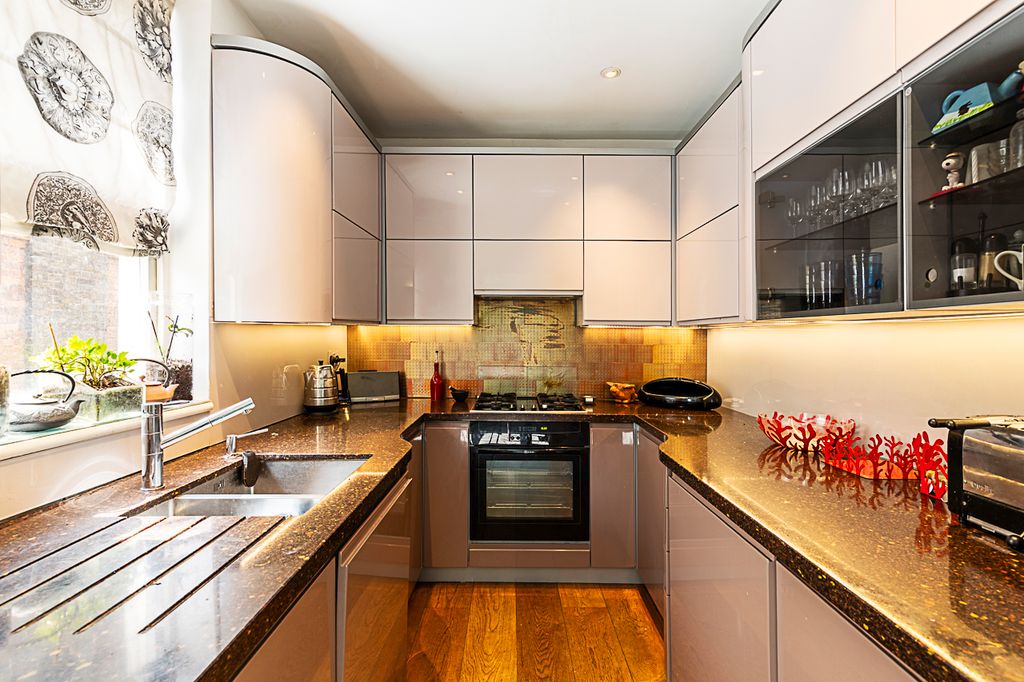 Property photo 2 of 44