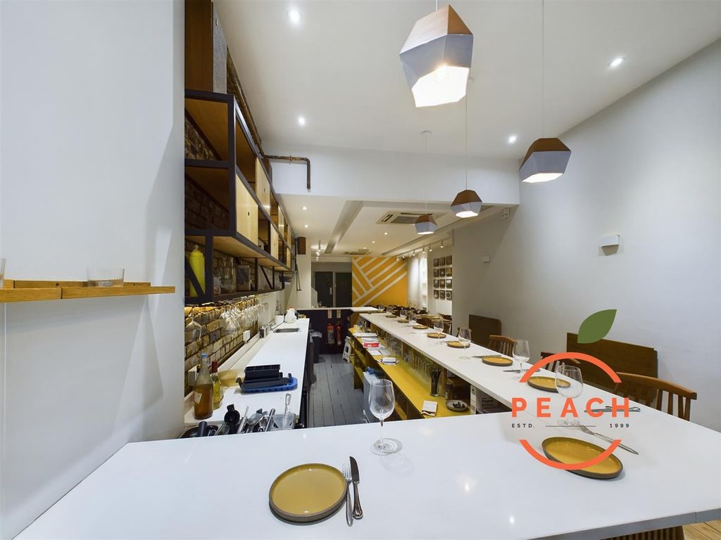 Property photo 3 of 14 Cam04237G0-Pr0043-Still004.Jpg