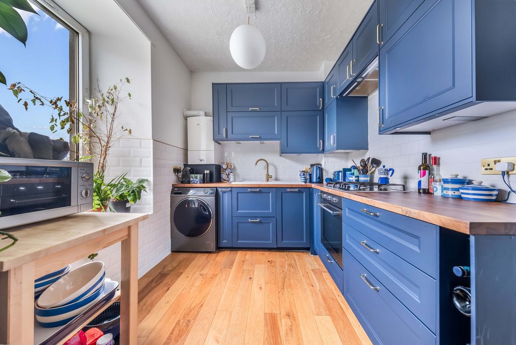 Property photo 3 of 20