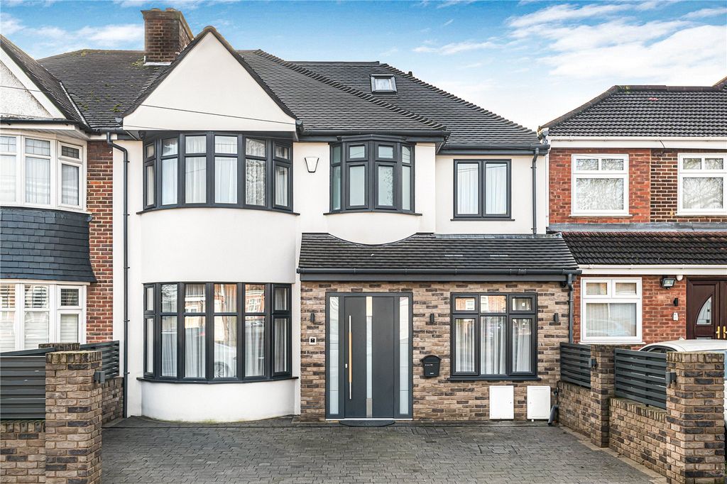 Property photo 1 of 44 Picture No. 12