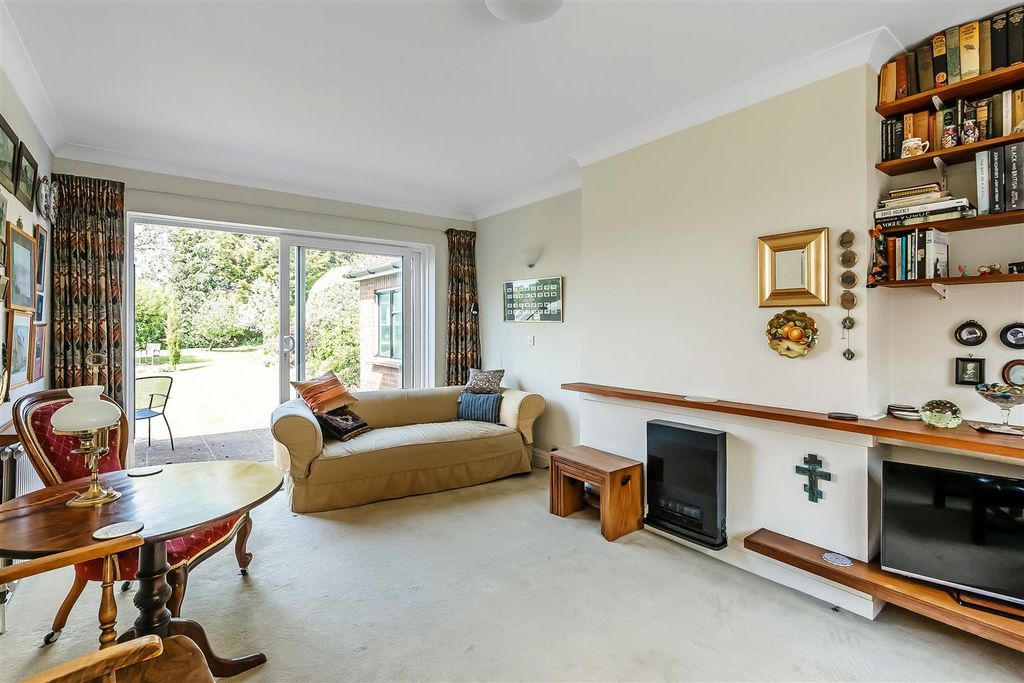 Property photo 3 of 18 17-St-Johns-Avenue-11.Jpg