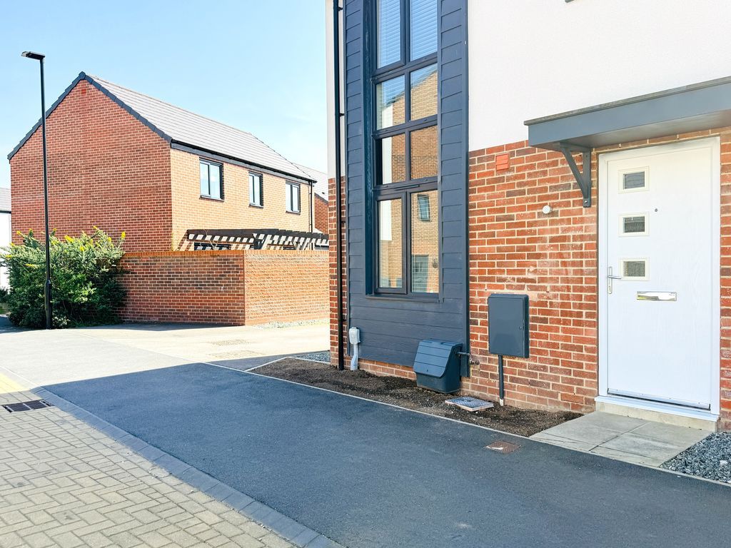 Property photo 2 of 22 Photo 34