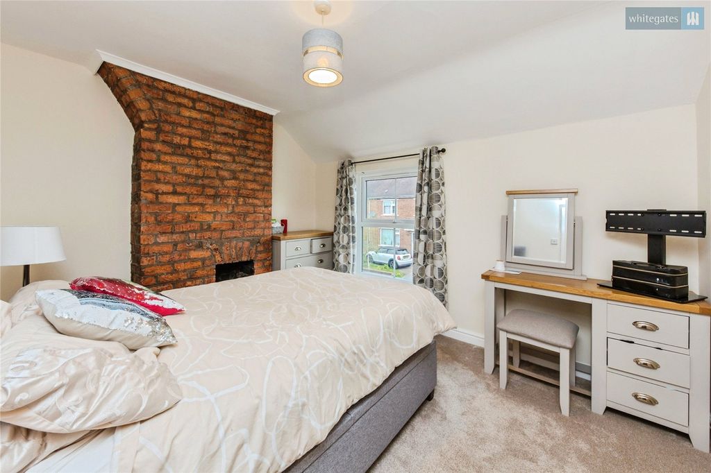 Property photo 2 of 14 Picture No. 15