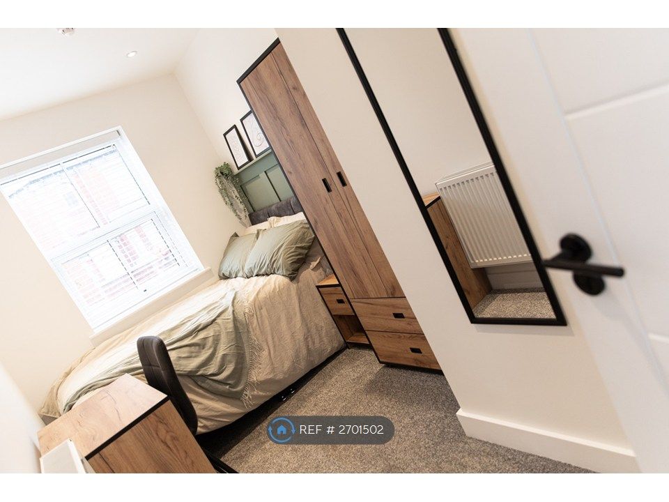 Property photo 2 of 13 Bedroom