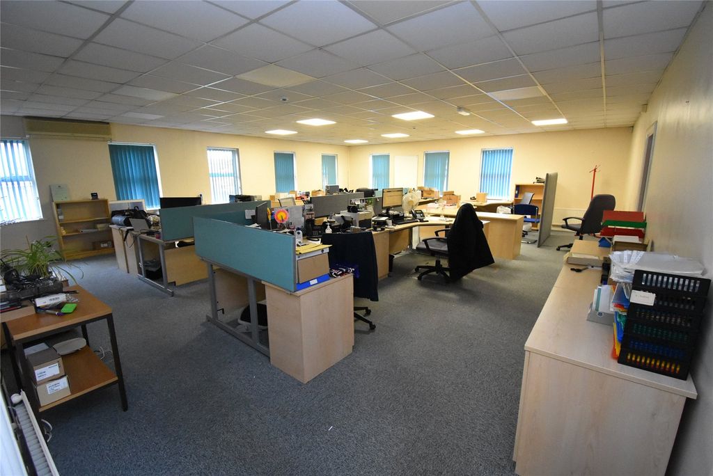 Property photo 2 of 29 Picture No. 09