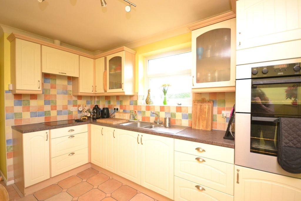 Property photo 2 of 21 Kitchen/Dining Room