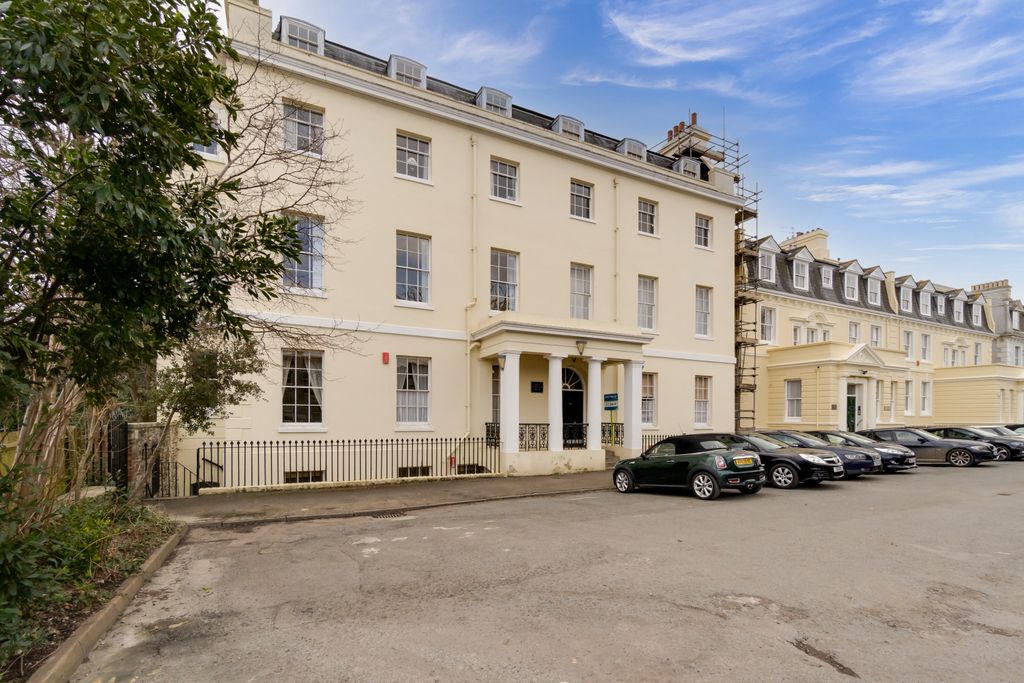 Property photo 1 of 18 0019