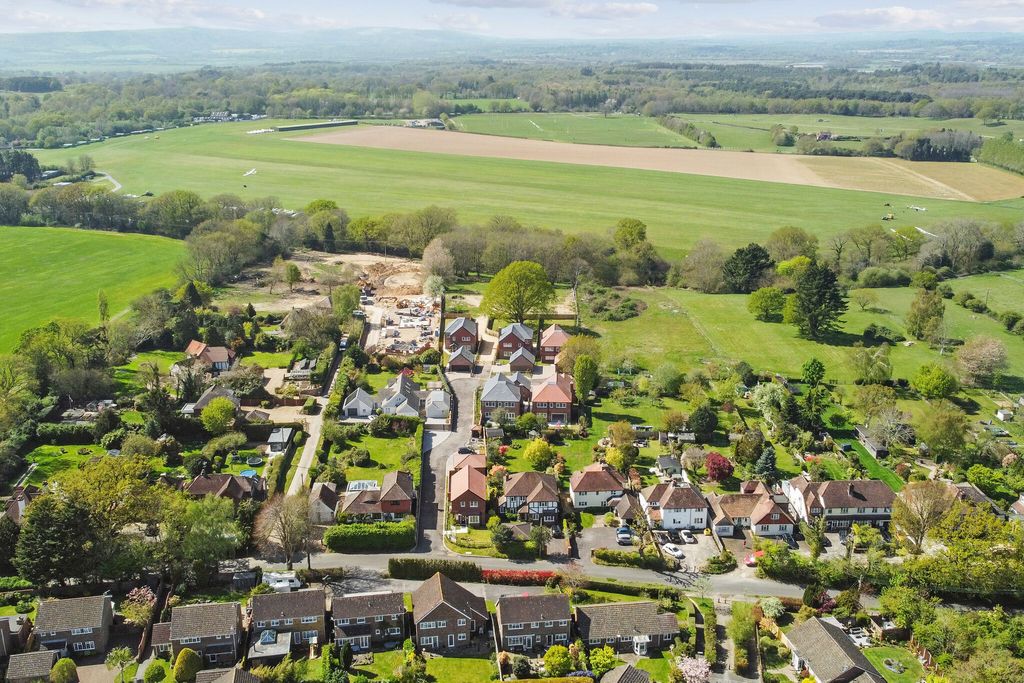 Property photo 2 of 13