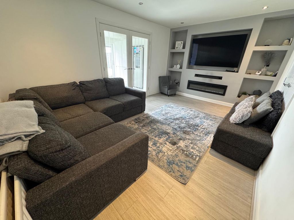Additional image 7 of 4 bed property to rentOld Birmingham Road, Marlbrook, Bromsgrove B60