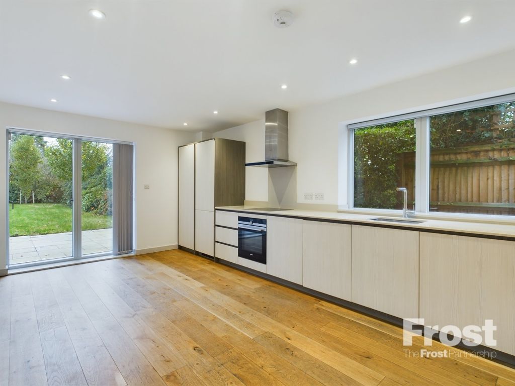 Property photo 1 of 16 Picture No. 02