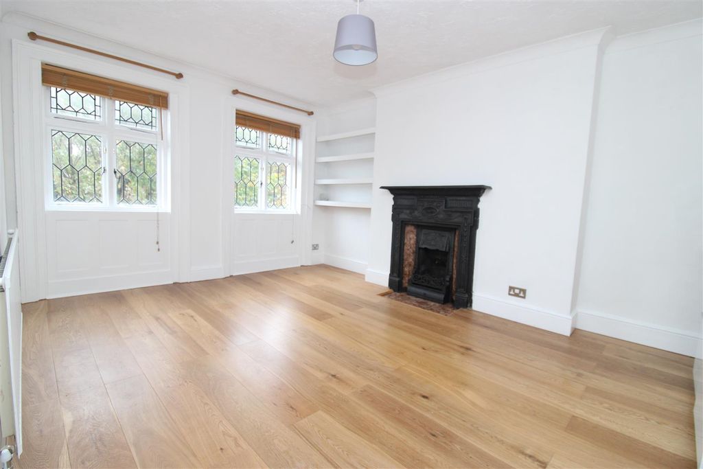 Property photo 2 of 9 Living Room