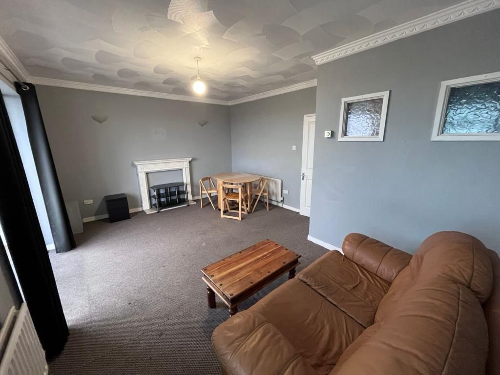 Property photo 3 of 9 Living Room