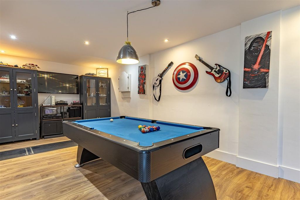 Property photo 3 of 30 3, Nuthatch (1).Jpg