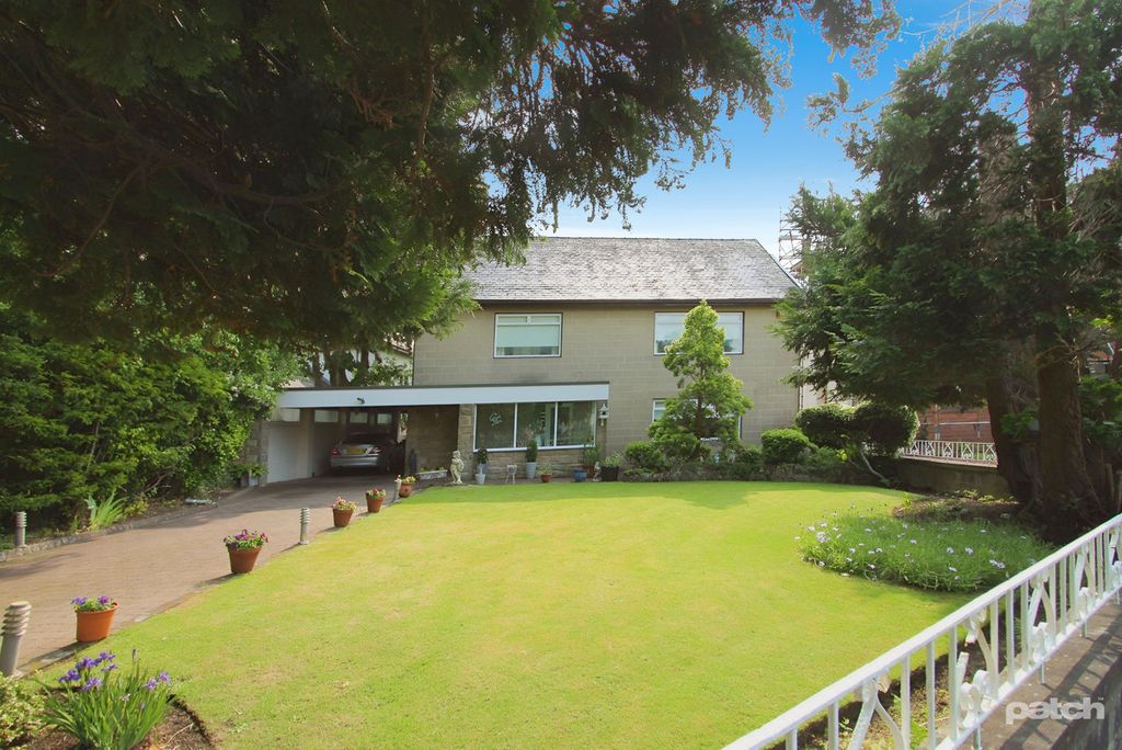 Property photo 1 of 36