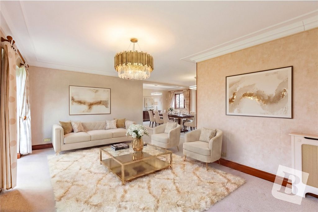 Property photo 2 of 22 Living Room