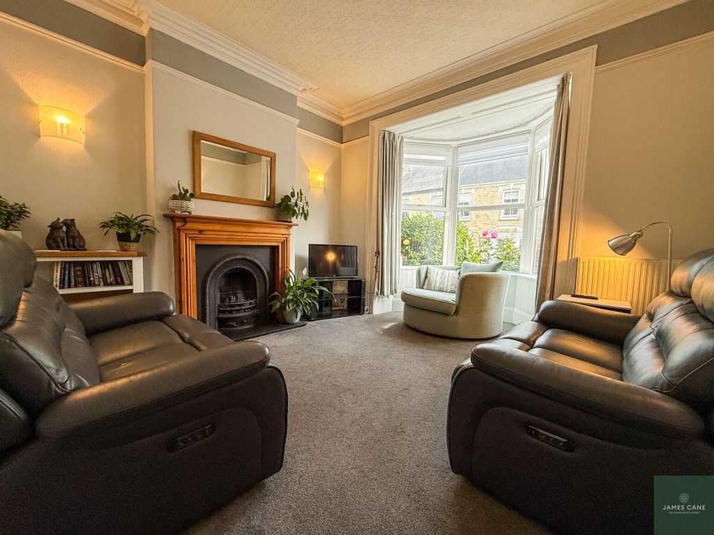 Property photo 3 of 19