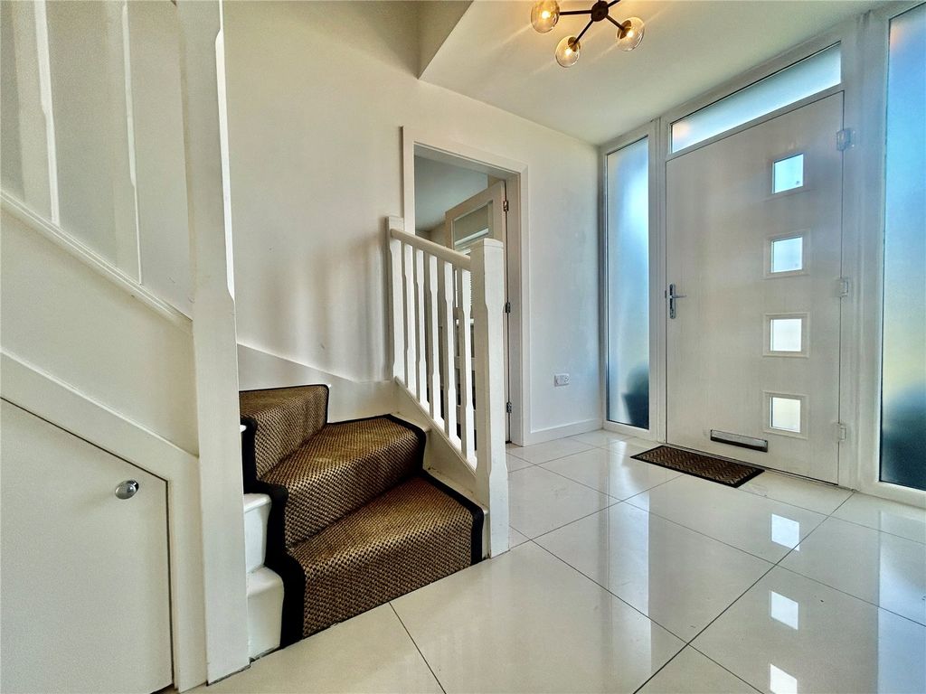 Property photo 2 of 21 Picture No. 15