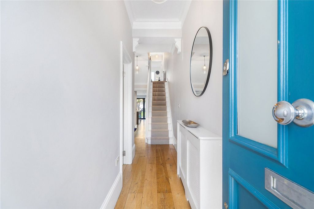 Property photo 3 of 20 Hallway