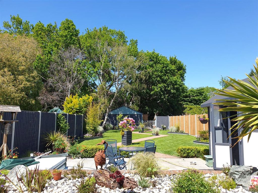 Property photo 2 of 14 Picture No. 13