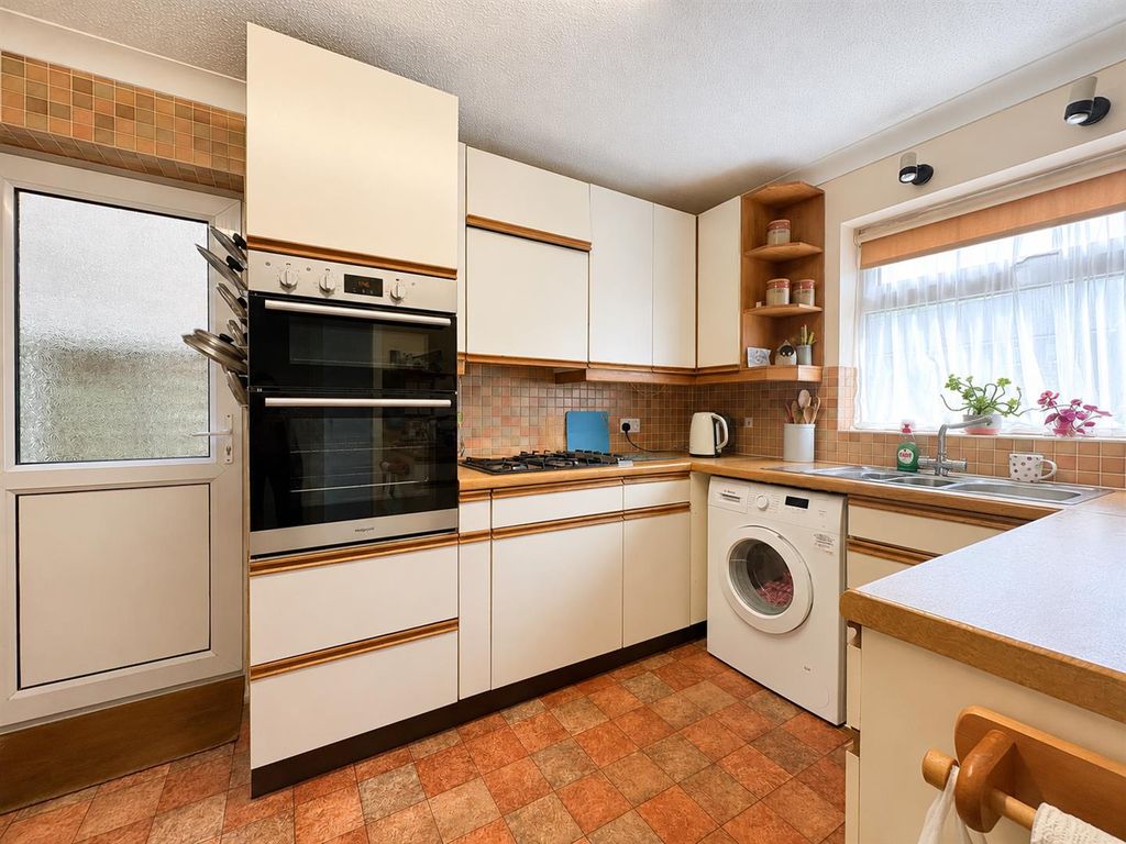 Property photo 2 of 17 Kitchen.Png
