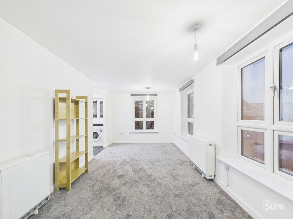 Property photo 3 of 7 Living Area