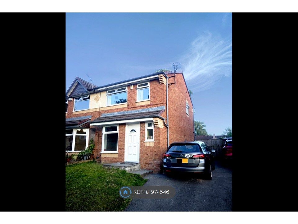 Property photo 1 of 25 Clean &amp; Refurbished 3 Bedrooms Semi-Detached House