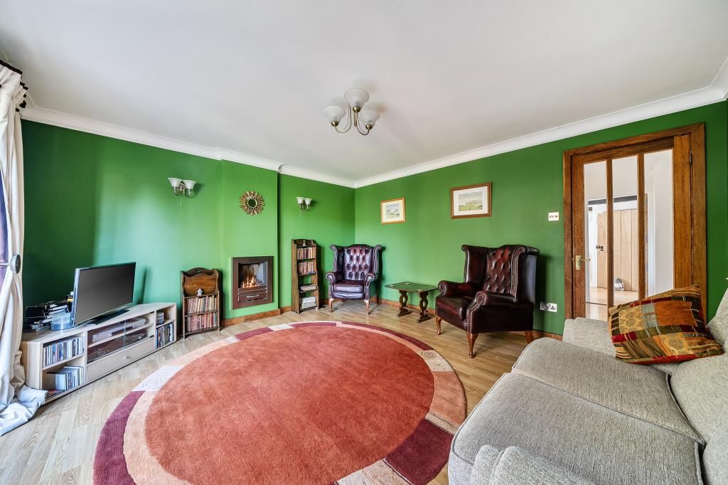 Property photo 3 of 19 Living Room