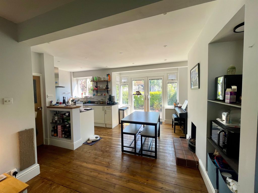 Property photo 3 of 15