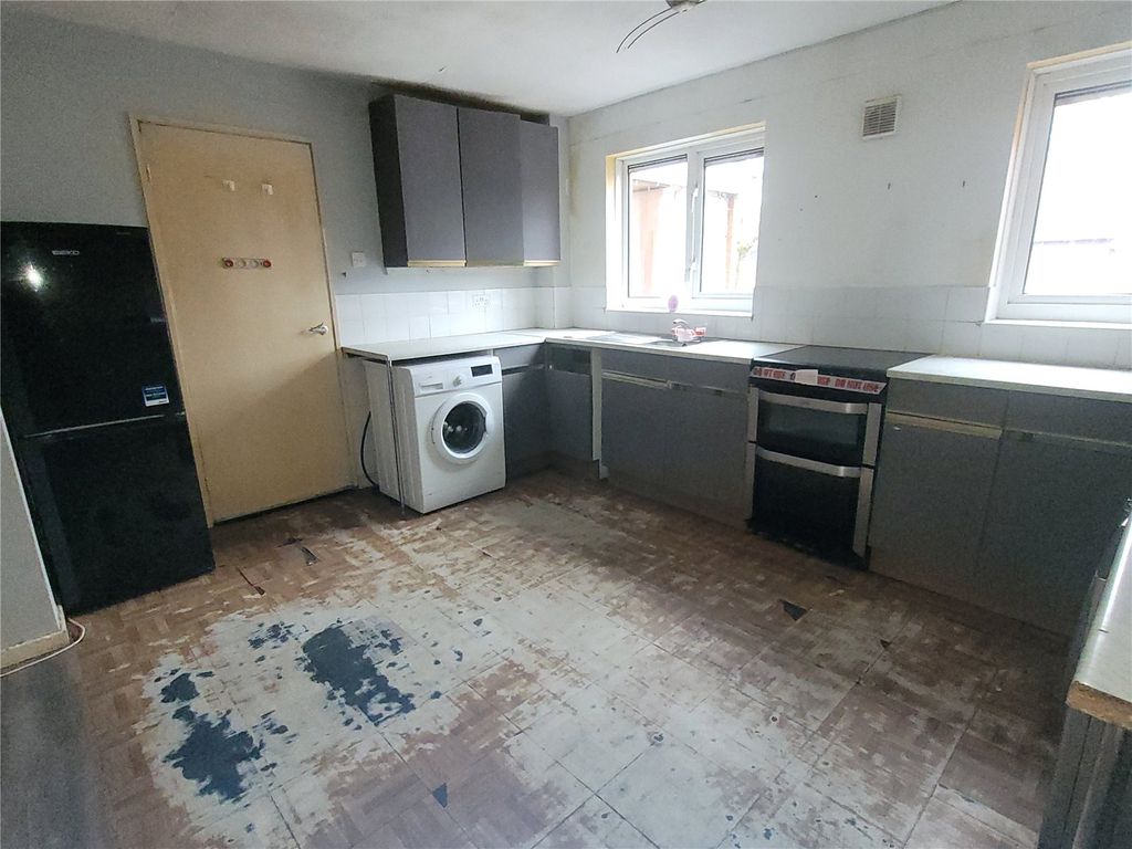 Property photo 2 of 8 Kitchen Diner