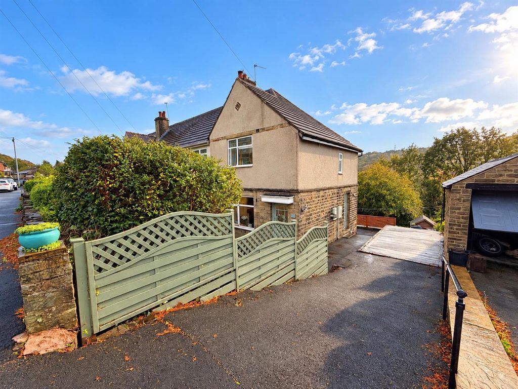 Property photo 1 of 16 External