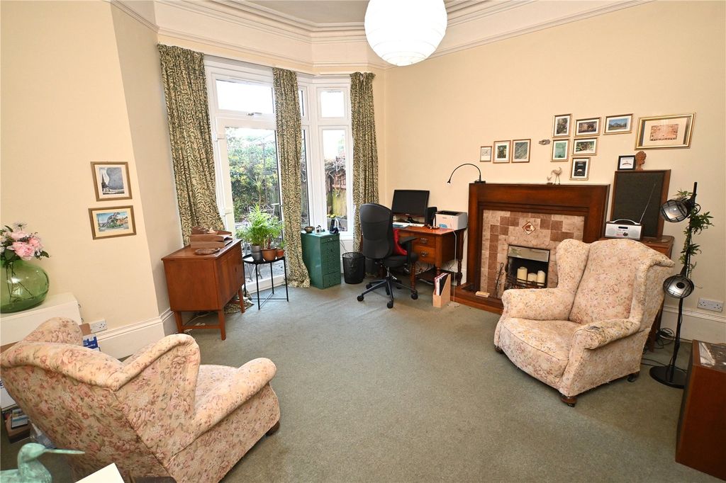 Property photo 3 of 32 Picture No. 19