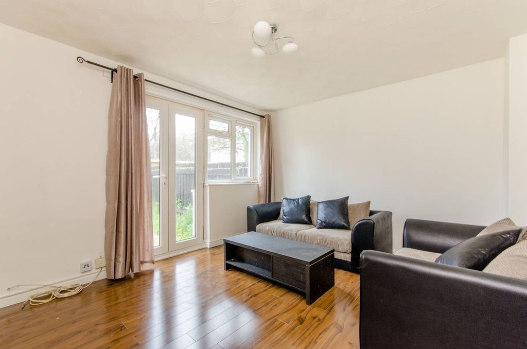 Property photo 2 of 9