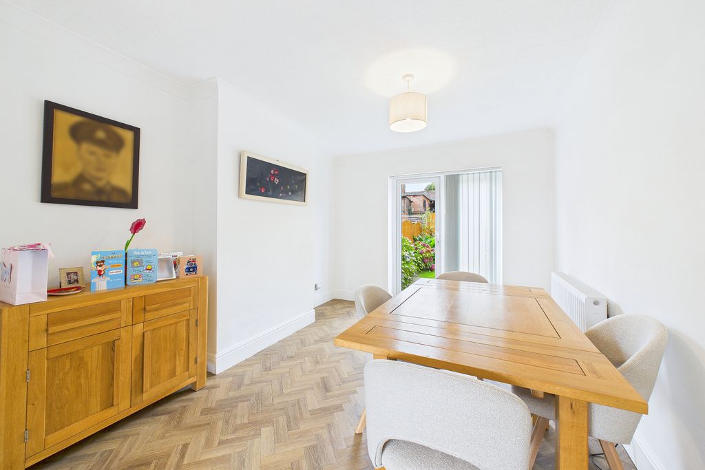 Property photo 3 of 9 Dining Room