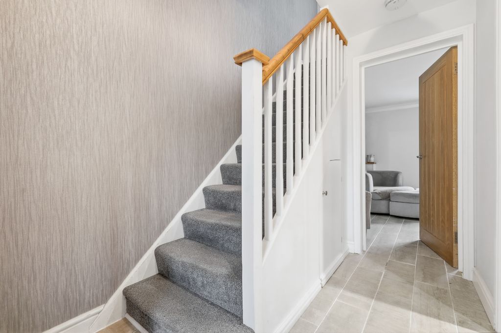 Property photo 2 of 29