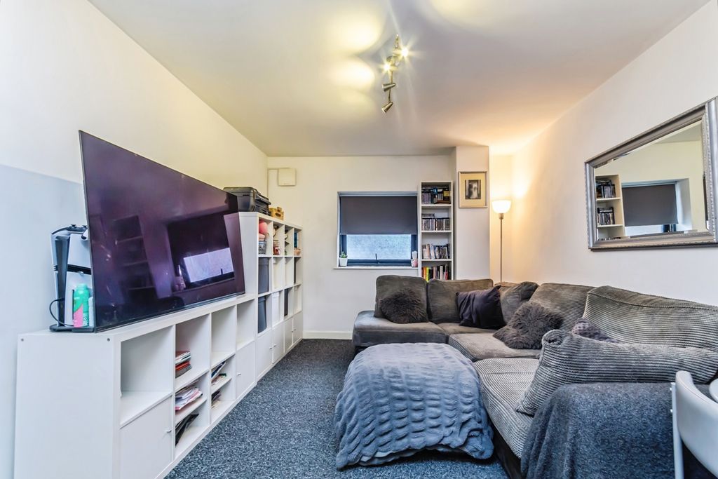 Property photo 2 of 18 Pbox-Img.Jpg