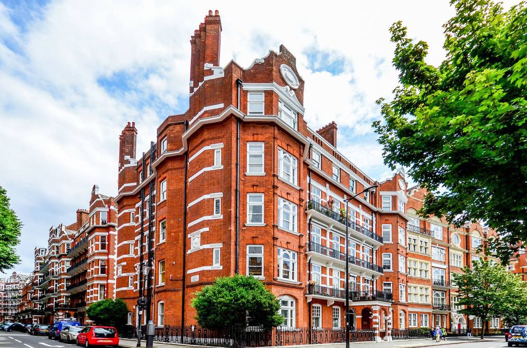 Property photo 2 of 27