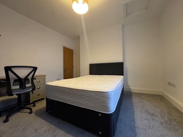 Property photo 2 of 10 Bedroom 1