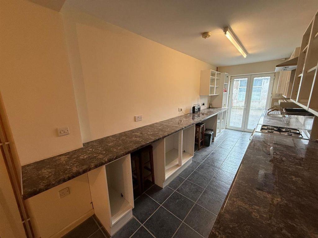 Property photo 3 of 12 4.Jpg