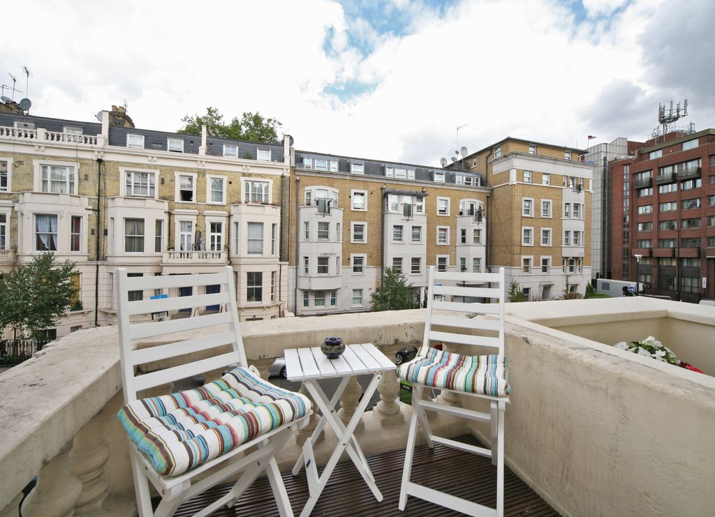 Property photo 3 of 5 Terrace