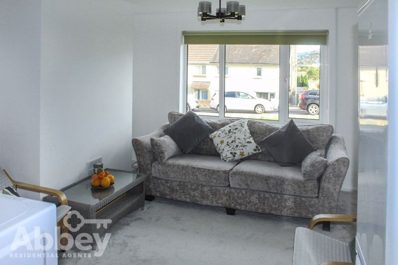 Property photo 3 of 16 Lounge 2