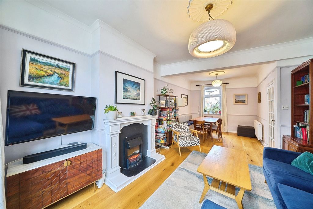 Property photo 3 of 27 Picture No. 05