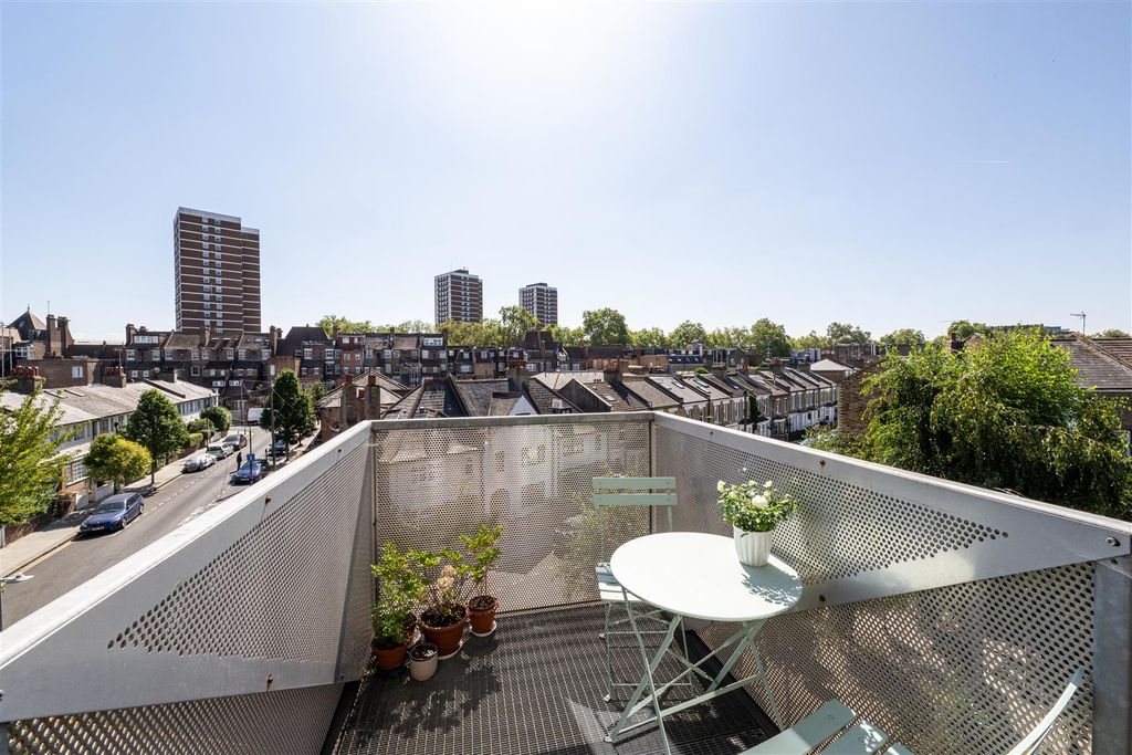 Property photo 2 of 10 Balcony .Jpg