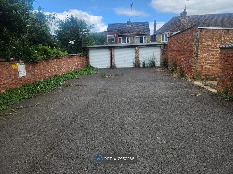 Property photo 2 of 25