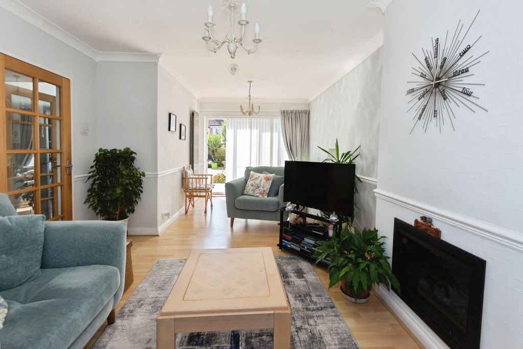 Property photo 3 of 19 Pbox-Img.Jpg