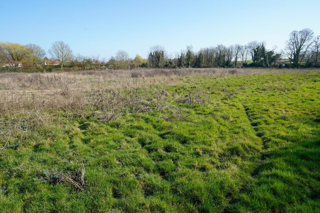 Property photo 3 of 6 Photo 2