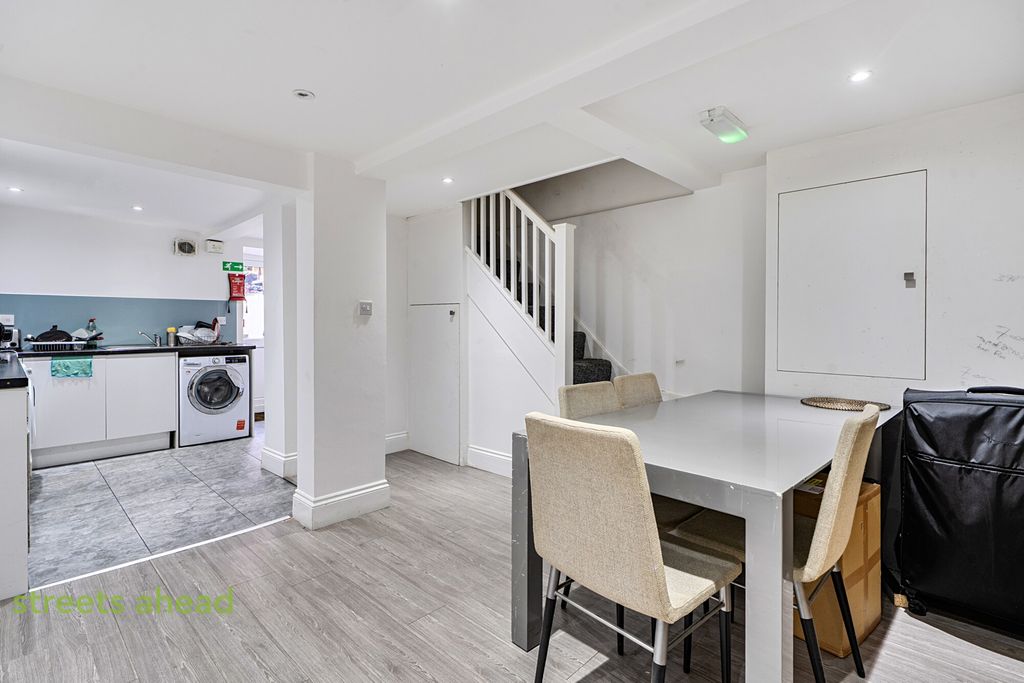 Property photo 1 of 17 E079F184-B0c7-41A...