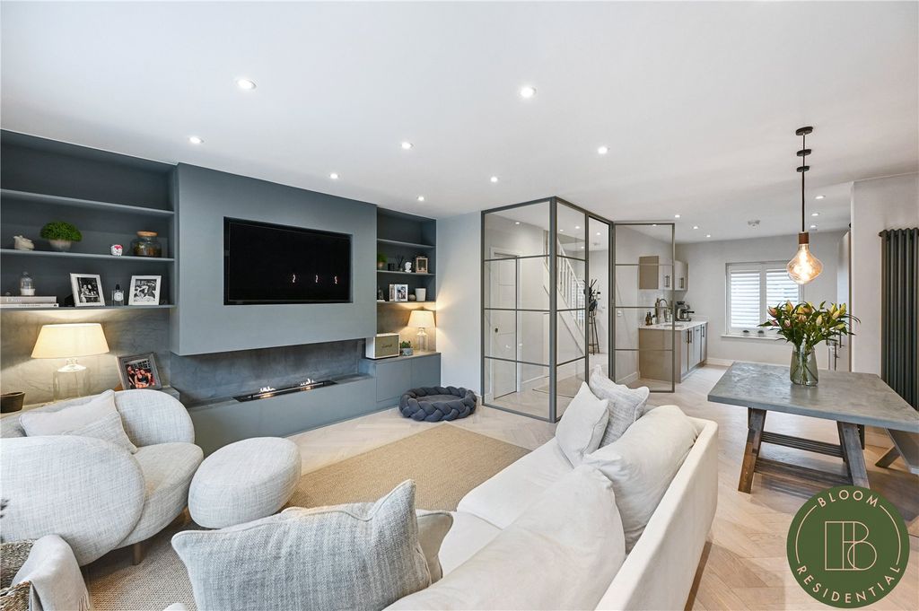 Property photo 2 of 22 Picture No. 20