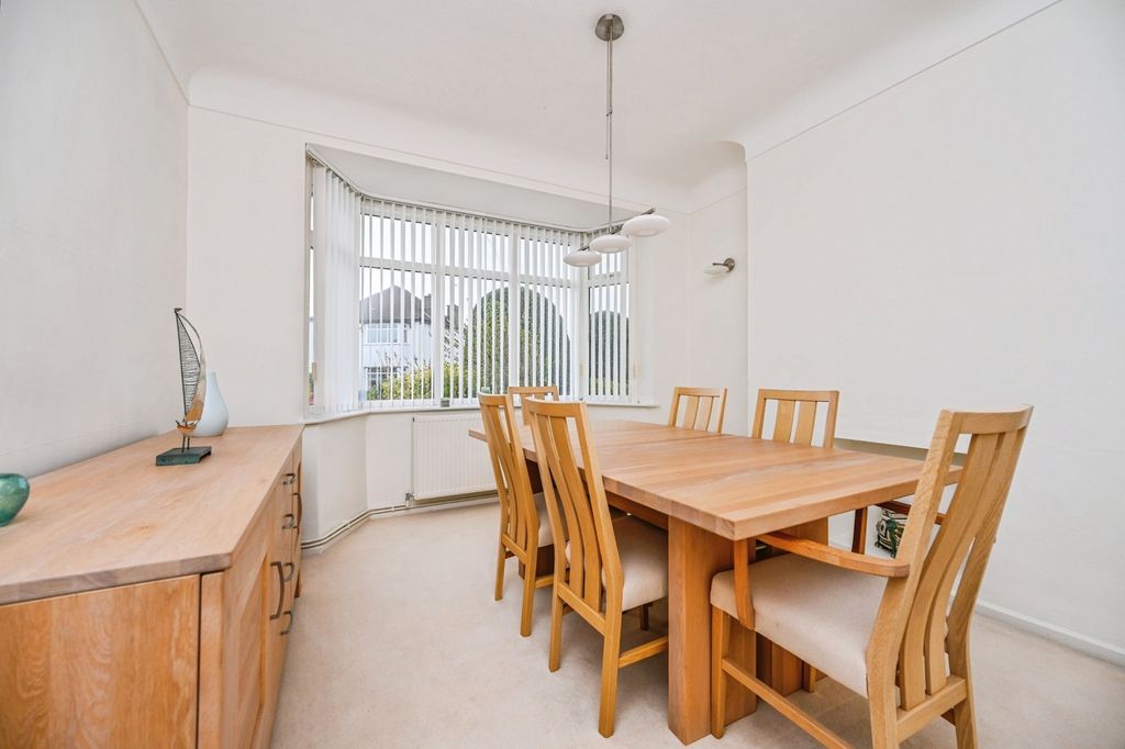 Property photo 3 of 18 Pbox-Img.Jpg