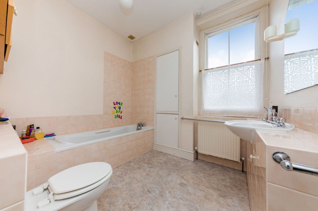 Additional image 15 of 7 bed semi-detached house for saleOffham Road, Lewes BN7