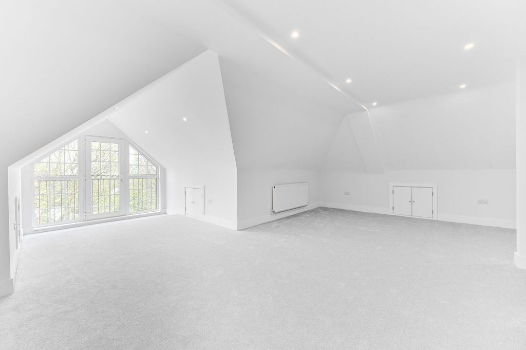Additional image 17 of 7 bed detached house for saleAddiscombe Road, Croydon CR0